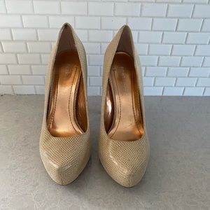 BCBGeneration beige heels sz 8